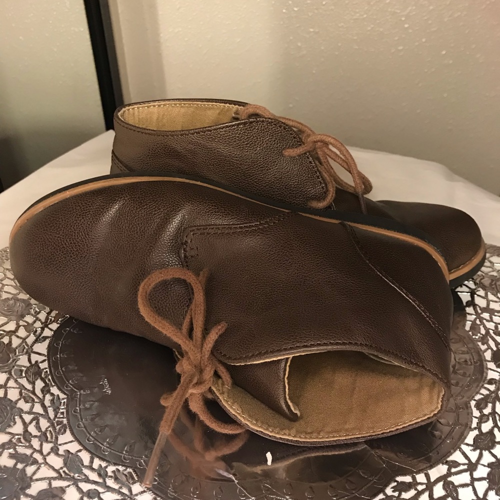 Shoes - Picture 2 of 3